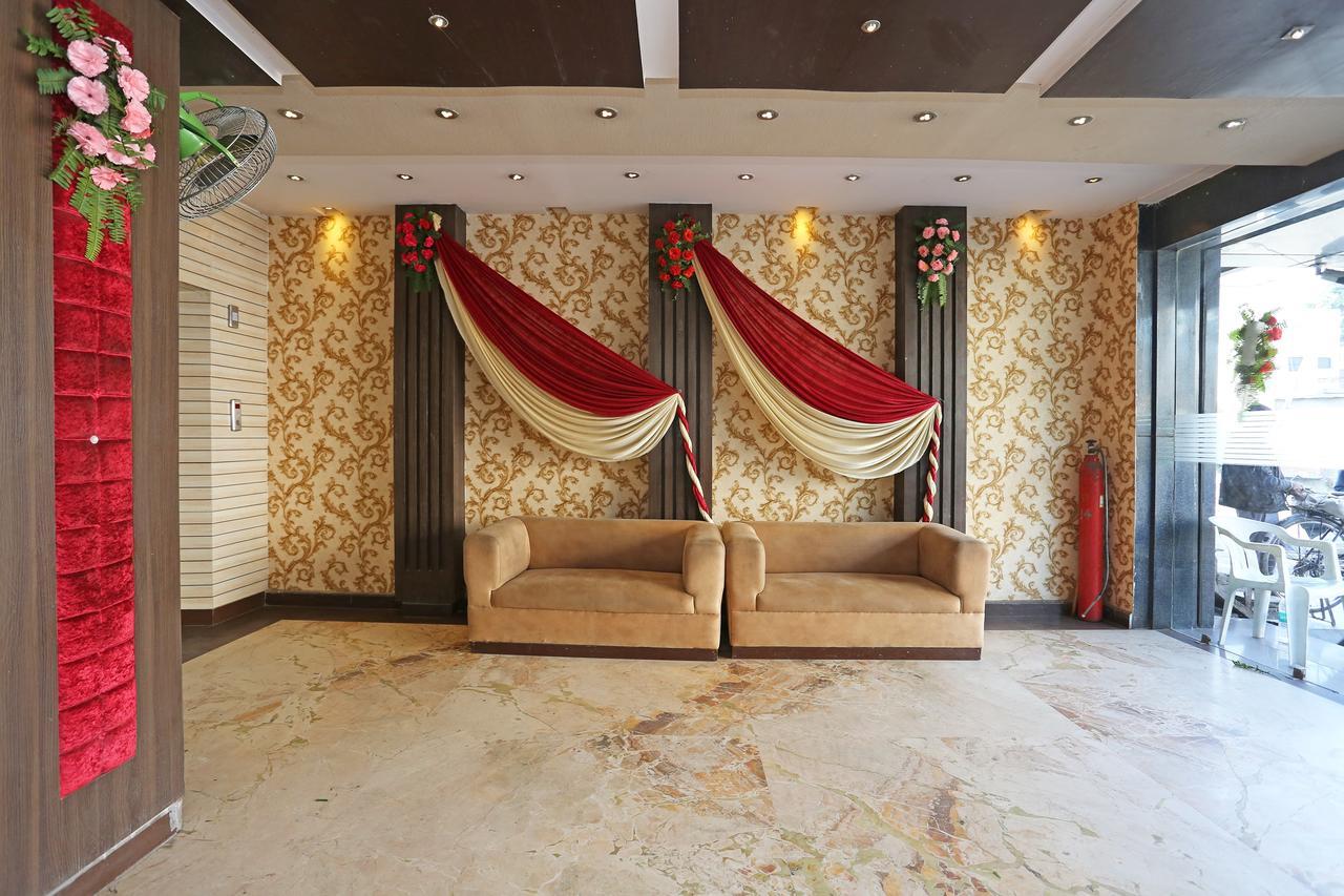 Oyo 11596 Sanjay Guest House Канпур Екстериор снимка