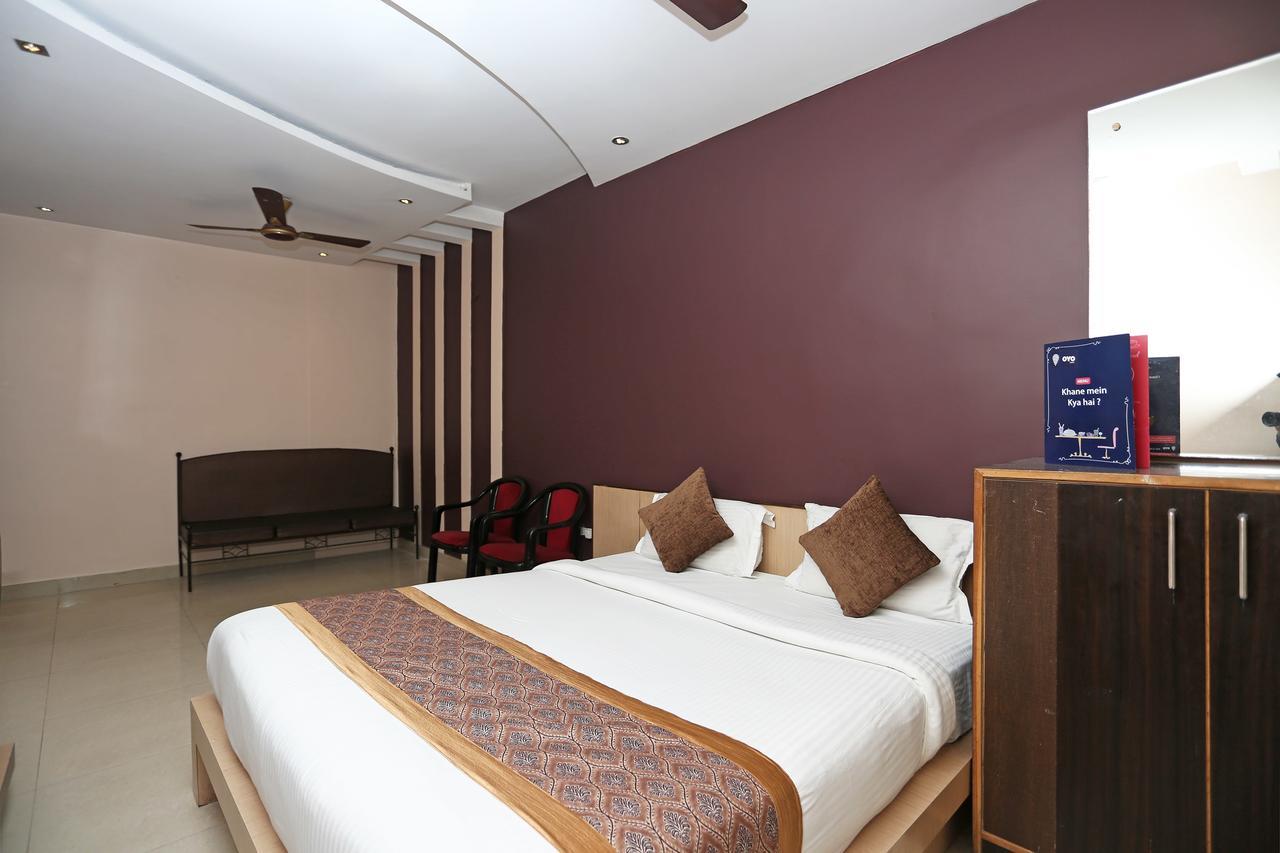 Oyo 11596 Sanjay Guest House Канпур Екстериор снимка
